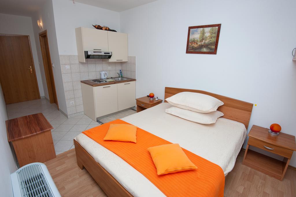 Apartments Lucia Podstrana Exterior foto